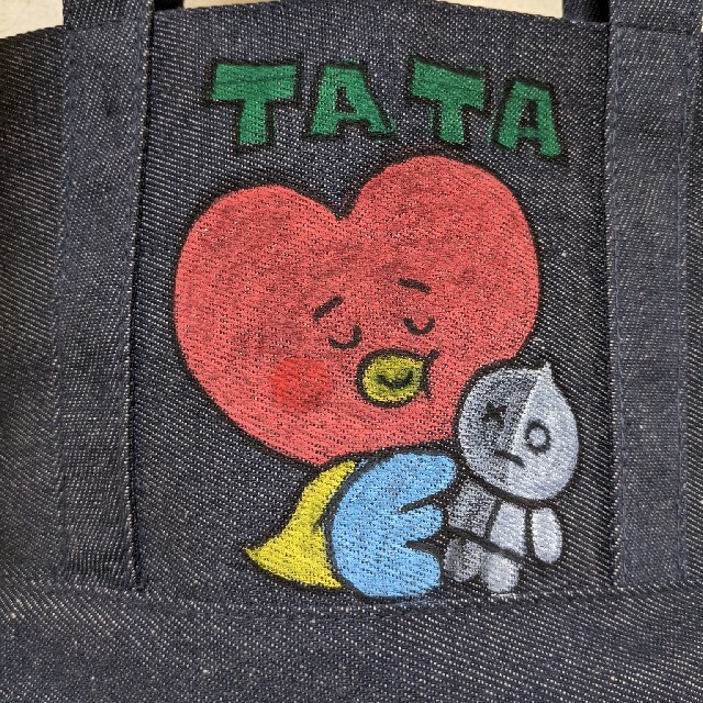 防弾少年団(BTS)(ボウダンショウネンダン)の♥ひまわり様専用💜BTS TATA BT21 ペイントバッグ等3点💜テテタタ レディースのバッグ(ハンドバッグ)の商品写真