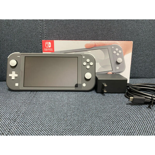 Nintendo Switch(ニンテンドースイッチ)のNintendo Switch Light（グレー）  桃太郎電鉄ソフト エンタメ/ホビーのゲームソフト/ゲーム機本体(家庭用ゲームソフト)の商品写真