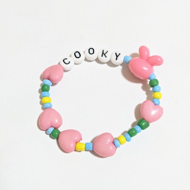 防弾少年団(BTS)(ボウダンショウネンダン)の💜BTS  BT21 COOKY  ビーズ ブレスレット💜グククキクッキー レディースのアクセサリー(ブレスレット/バングル)の商品写真