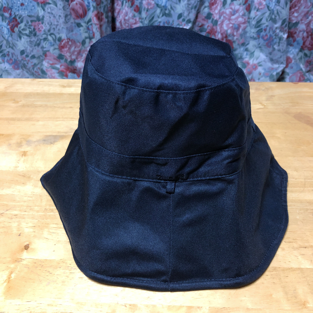 ZUCCa(ズッカ)の付録　ズッカ　uvカット帽子　リバーシブル　濃紺　ベージュ レディースの帽子(ハット)の商品写真