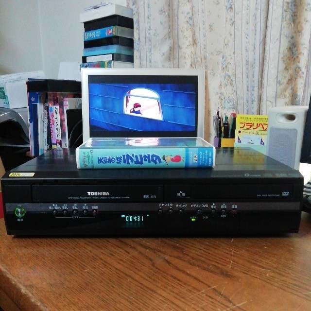 東芝(トウシバ)のせーちゃん様専用・東芝 DVD一体型VHSビデオデッキ・D-VR8K スマホ/家電/カメラのテレビ/映像機器(DVDレコーダー)の商品写真