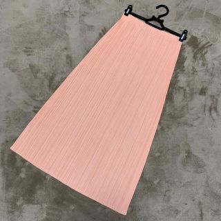 プリーツプリーズイッセイミヤケ(PLEATS PLEASE ISSEY MIYAKE)の【値下げ】プリーツプリーズ  イッセイミヤケ　人気カラー　サーモンピンクスカート(ロングスカート)