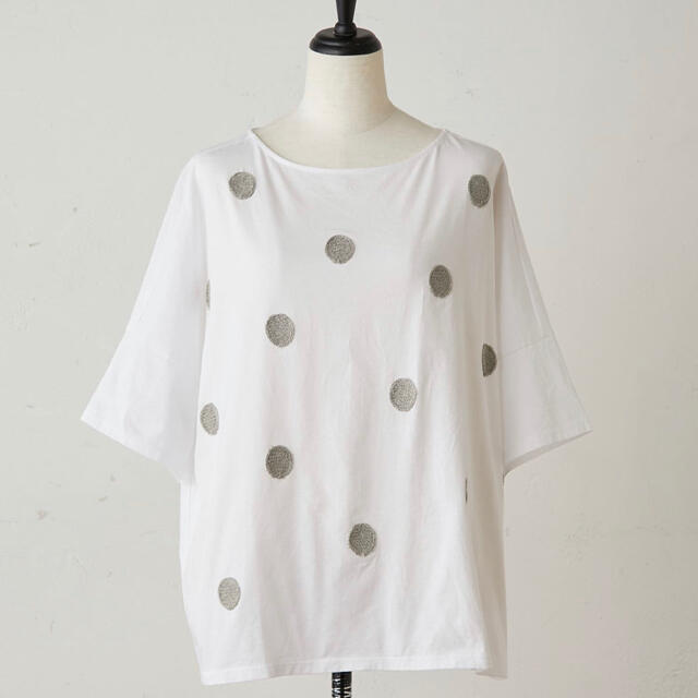 ビアズリー ドット刺繍Tシャツ probata.com.ar