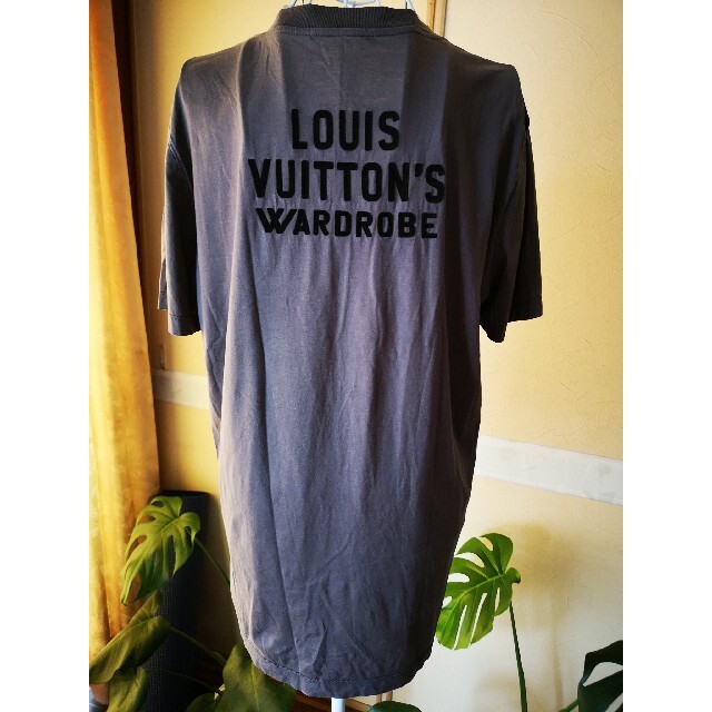 LOUIS VUITTON(ルイヴィトン)のルイヴィトン　トップス メンズのトップス(Tシャツ/カットソー(半袖/袖なし))の商品写真