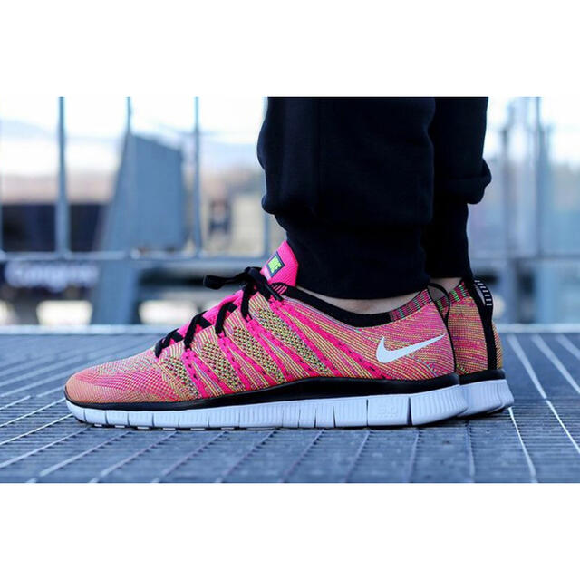 NIKE(ナイキ)の【即購入可】Nike Free Flyknit NSW PinkFlash 27 メンズの靴/シューズ(スニーカー)の商品写真