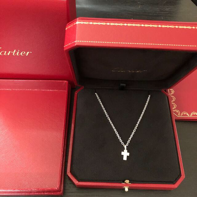 Cartier(カルティエ)の正規品保証❤️カルティエ　ダイヤモンド　クロスネックレス　750WG❤️ レディースのアクセサリー(ネックレス)の商品写真