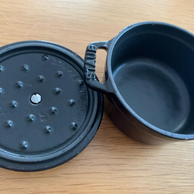 廃盤色オーベルジン ナス STAUB ストウブ ピコココットラウンド10cm