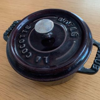 ストウブ(STAUB)の廃盤色オーベルジン ナス STAUB ストウブ ピコココットラウンド10cm(鍋/フライパン)