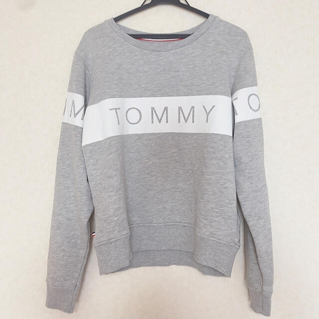 TOMMY(トミー)のTOMMY JEANS トミージーンズ トレーナー グレー レディースのトップス(トレーナー/スウェット)の商品写真