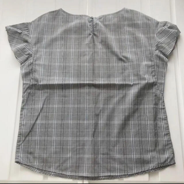 GU(ジーユー)のトップス チェックブラウス フリル レディースのトップス(シャツ/ブラウス(半袖/袖なし))の商品写真