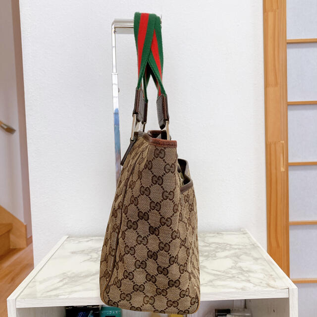 Gucci(グッチ)の人気　GUCCI グッチ トートバッグ シェリーライン 総柄　肩がけ可能 レディースのバッグ(トートバッグ)の商品写真