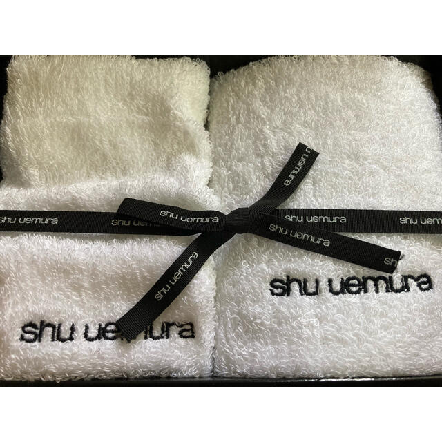 shu uemura(シュウウエムラ)のシュウウエムラ　ハンドタオル　新品 インテリア/住まい/日用品の日用品/生活雑貨/旅行(タオル/バス用品)の商品写真