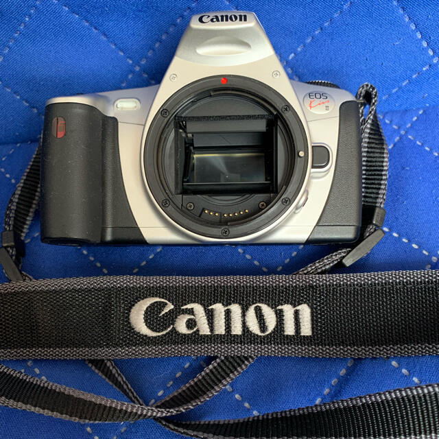 Canon(キヤノン)のCANON キヤノン　EOS Kiss 3 一眼レフカメラ　フィルムカメラ スマホ/家電/カメラのカメラ(フィルムカメラ)の商品写真