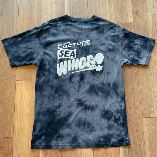 SEA(シー)のWIND AND SEA SEATOM-DLM TIE-DYE BLACK メンズのトップス(Tシャツ/カットソー(半袖/袖なし))の商品写真