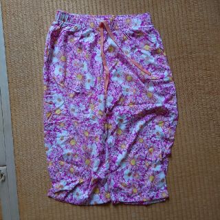 ユニクロ(UNIQLO)のユニクロ リラコ クロップド丈 ピンク 花柄 M(クロップドパンツ)