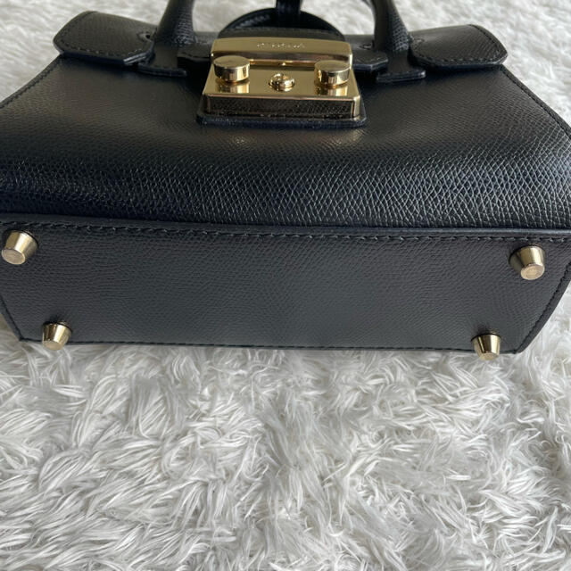 Furla(フルラ)の【人気】FURLA メトロポリス 2WAYバッグ 黒 サッチェル レディースのバッグ(ショルダーバッグ)の商品写真