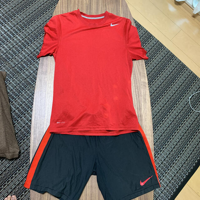 NIKE(ナイキ)のnike DRY FIT セットアップ　上下セット スポーツ/アウトドアのサッカー/フットサル(ウェア)の商品写真