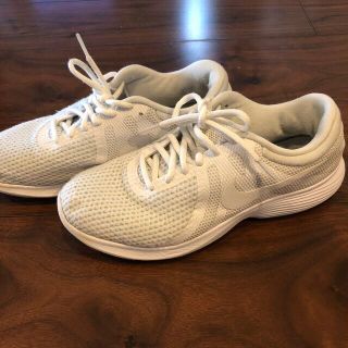 ナイキ(NIKE)のNIKEスニーカー白　24.5㎝(スニーカー)