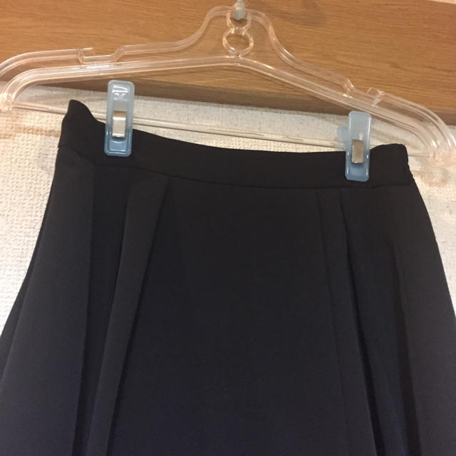 GU(ジーユー)のGU フレアスカート 黒 レディースのスカート(ひざ丈スカート)の商品写真