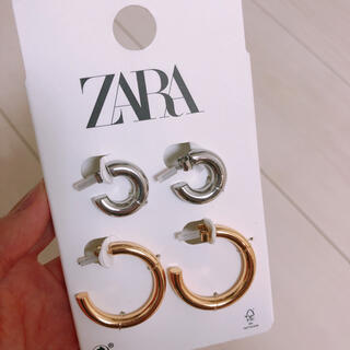 ザラ(ZARA)のZARA ピアス　メタリック　新品(ピアス)