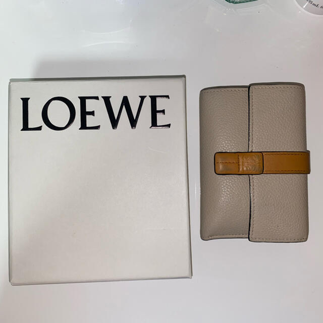 財布LOEWE （ロエベ）三つ折り財布