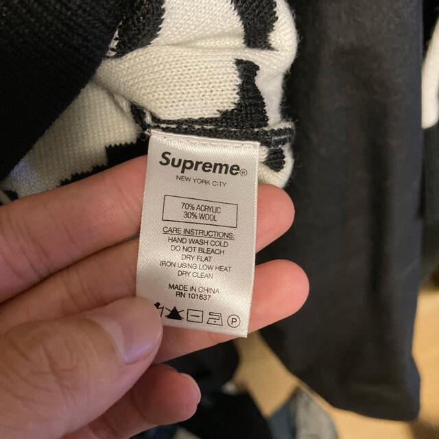 Supreme(シュプリーム)のsupreme fuck sweater  メンズのトップス(ニット/セーター)の商品写真