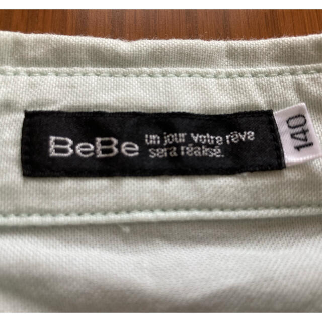 BeBe(ベベ)のキッズ　長袖シャツ　140 キッズ/ベビー/マタニティのキッズ服男の子用(90cm~)(ブラウス)の商品写真