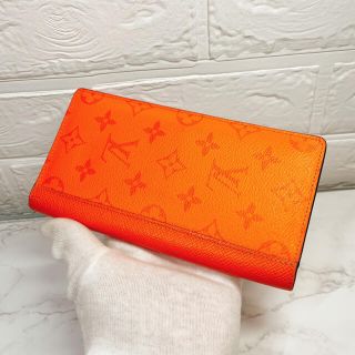 ルイヴィトン(LOUIS VUITTON)の2020年製新品同様　ルイヴィトン　タイガラマ　ブラザ　NM ボルケーノオレンジ(財布)