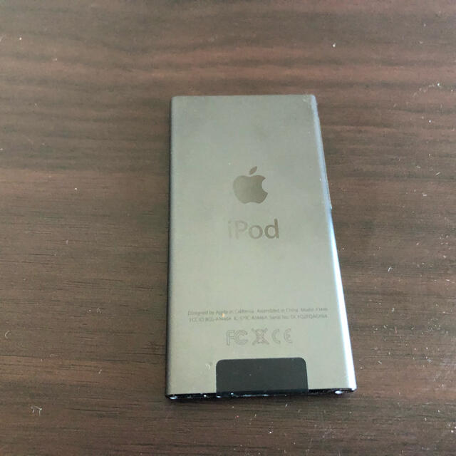 Apple(アップル)のiPod nano 黒 スマホ/家電/カメラのスマートフォン/携帯電話(その他)の商品写真