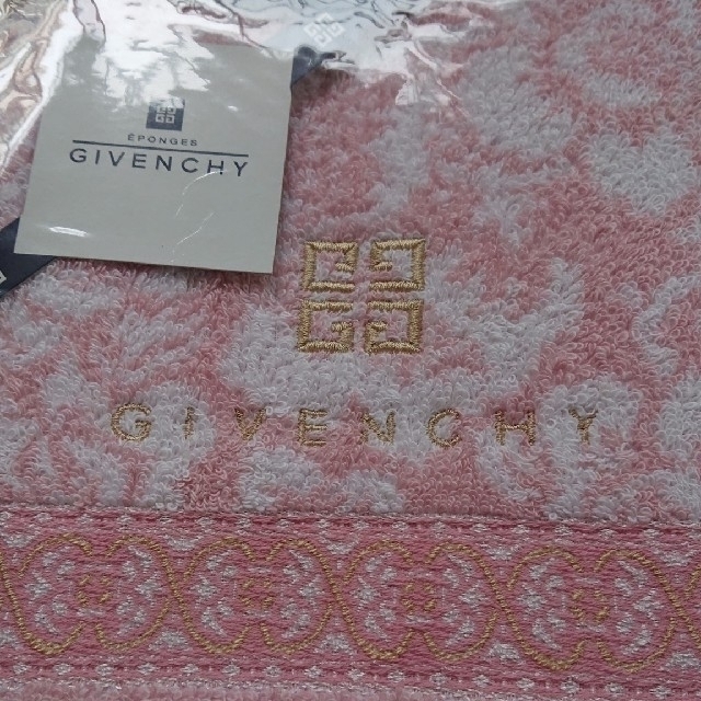 GIVENCHY(ジバンシィ)のGIVENCHY ジバンシィ タオルセット 未使用 インテリア/住まい/日用品の日用品/生活雑貨/旅行(タオル/バス用品)の商品写真