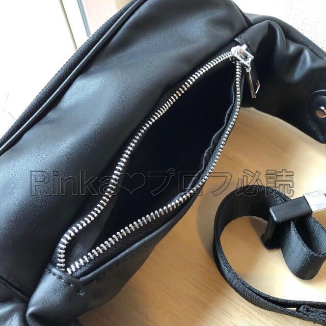 本革ボディバッグ ラムレザー ブラック 羊革 ショルダーバッグ メンズ 斜め掛け メンズのバッグ(ボディーバッグ)の商品写真