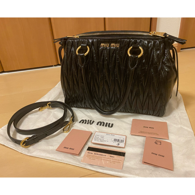 miumiu(ミュウミュウ)のMiu Miu アンティークMATELASSE ハンドバッグ レディースのバッグ(ハンドバッグ)の商品写真