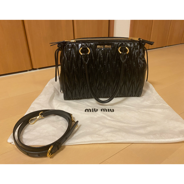 miumiu(ミュウミュウ)のMiu Miu アンティークMATELASSE ハンドバッグ レディースのバッグ(ハンドバッグ)の商品写真