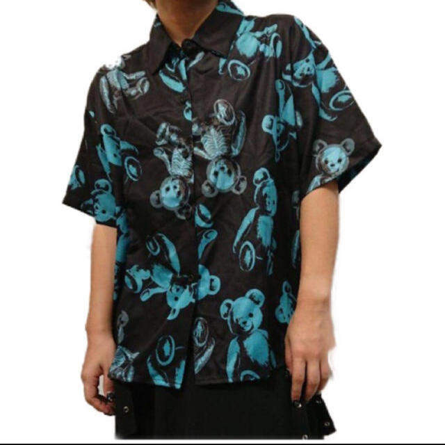 FUNKY FRUIT(ファンキーフルーツ)の希少🌟スケルトンテディ総柄半袖シャツ レディースのトップス(Tシャツ(半袖/袖なし))の商品写真