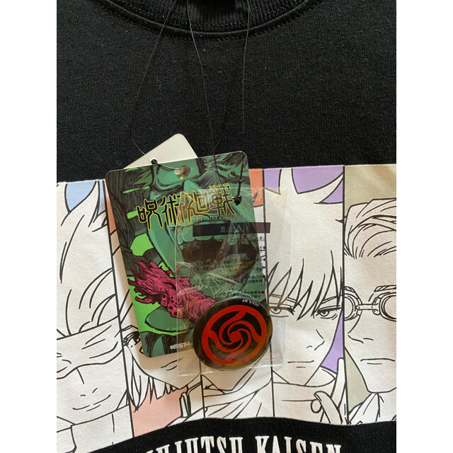 BANDAI(バンダイ)の呪術廻戦　オリジナル　tシャツ　缶バッジ付き　ブラック　LL レディースのトップス(Tシャツ(半袖/袖なし))の商品写真