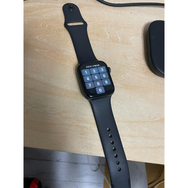 Apple(アップル)のApple Watch series4 44ミリ　本体　GPSモデル メンズの時計(腕時計(デジタル))の商品写真