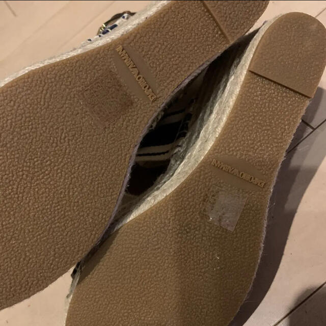Emporio Armani(エンポリオアルマーニ)の新品未使用　24.5（38EU）Emporio Armani サンダル レディースの靴/シューズ(サンダル)の商品写真