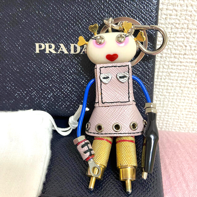 PRADA(プラダ)のPRADAロボットチャーム　プラダ　ロボットキーホルダー レディースのファッション小物(キーホルダー)の商品写真