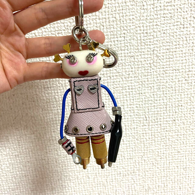 PRADA(プラダ)のPRADAロボットチャーム　プラダ　ロボットキーホルダー レディースのファッション小物(キーホルダー)の商品写真