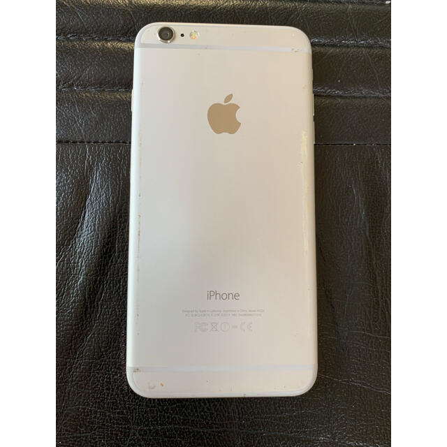 iPhone(アイフォーン)のiPhone 6 Plus Silver 64GB au スマホ/家電/カメラのスマートフォン/携帯電話(スマートフォン本体)の商品写真