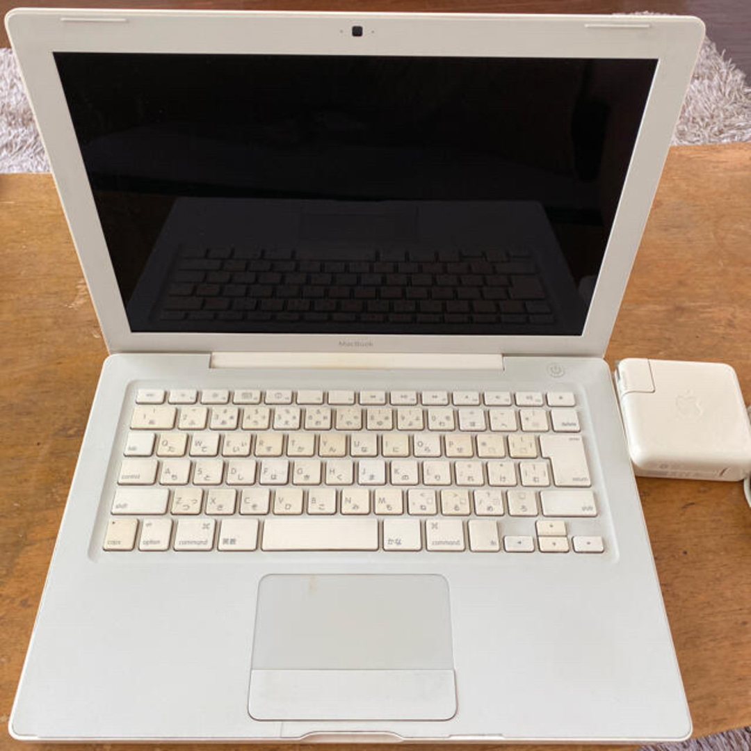 Apple - MacBook白ホワイト13inch ジャンク品 ACアダプターと Apple - MacBook白ホワイト13inch ジャンク品 ACアダプターと