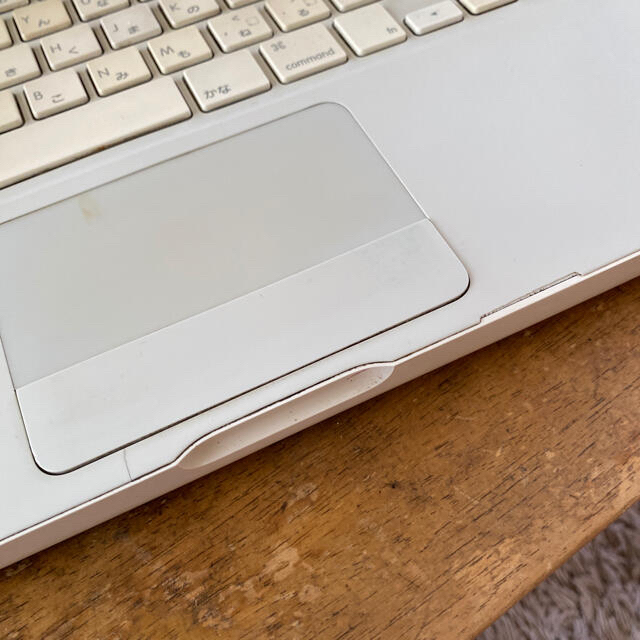 MacBook白ホワイト13inch ジャンク品 ACアダプターとdisc付き MacBook白ホワイト13inch ジャンク品 ACアダプターとdisc付き