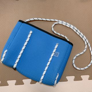 半額以下！美品qbag paris superminiスカイブルー(ショルダーバッグ)