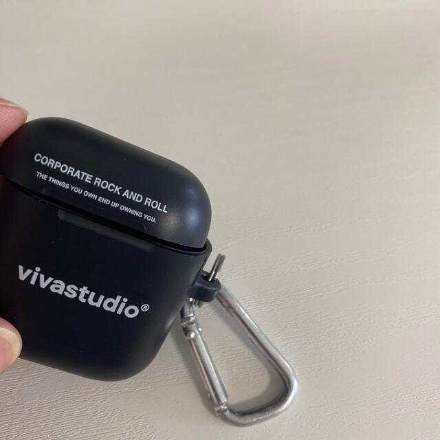 AirPods case vivastudio スマホ/家電/カメラのオーディオ機器(ヘッドフォン/イヤフォン)の商品写真