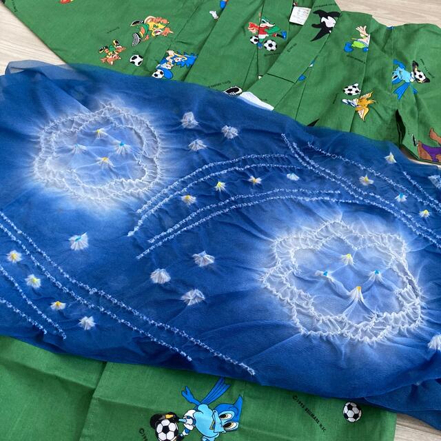 【新品】浴衣セット　男の子　サッカー柄　5〜6歳　浴衣・帯・下駄の3点セット キッズ/ベビー/マタニティのキッズ服男の子用(90cm~)(甚平/浴衣)の商品写真