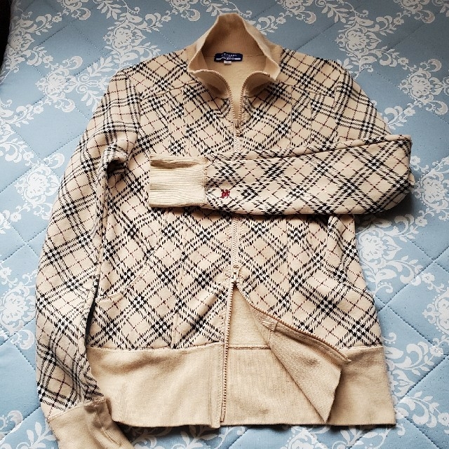 BURBERRY BLUE LABEL(バーバリーブルーレーベル)のバーバリーブルーレーベル　ジップアップパーカー レディースのトップス(パーカー)の商品写真