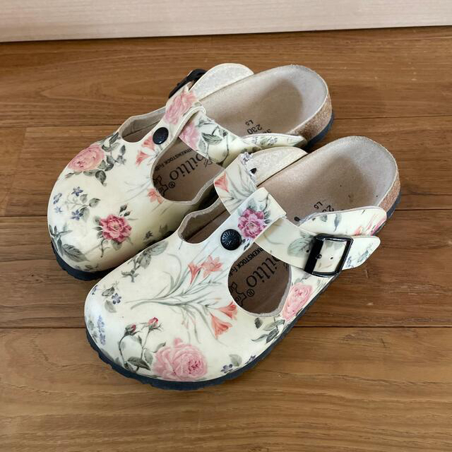 BIRKENSTOCK(ビルケンシュトック)のビルケンシュトック パピリオ　花柄　36 23.0センチ レディースの靴/シューズ(サンダル)の商品写真