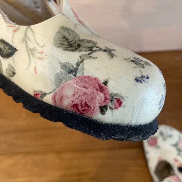 BIRKENSTOCK(ビルケンシュトック)のビルケンシュトック パピリオ　花柄　36 23.0センチ レディースの靴/シューズ(サンダル)の商品写真