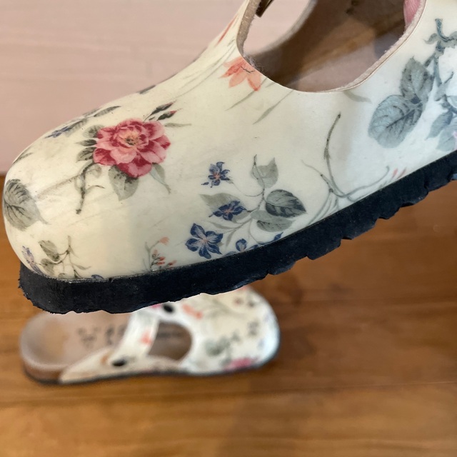 BIRKENSTOCK(ビルケンシュトック)のビルケンシュトック パピリオ　花柄　36 23.0センチ レディースの靴/シューズ(サンダル)の商品写真