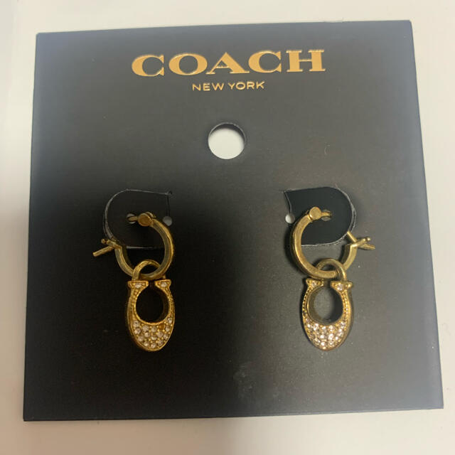 COACH(コーチ)のcoachイニシャルピアス レディースのアクセサリー(ピアス)の商品写真